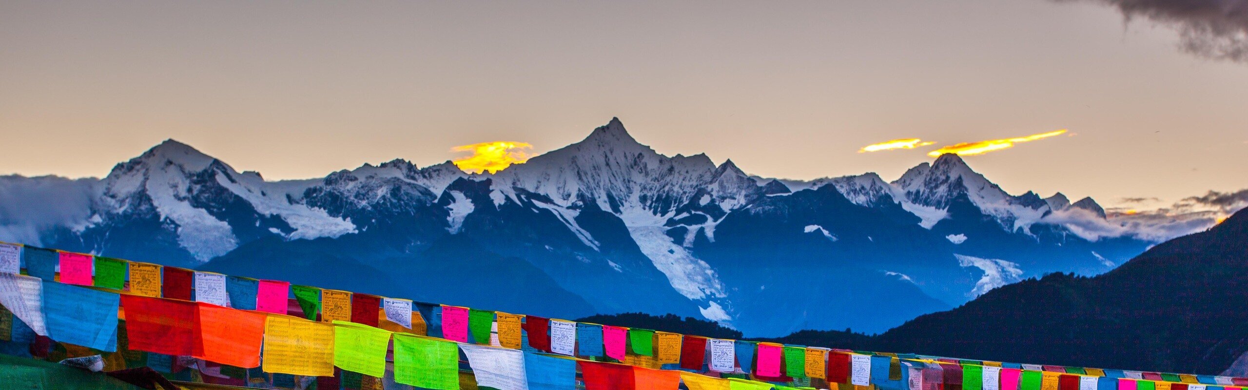 Curated Asia Wilderness: Your Adventure in Comfort & Safety