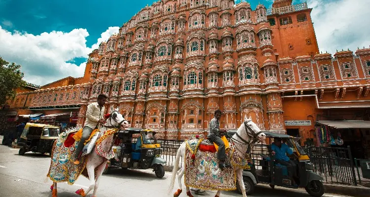 The pink Hawa Mahal