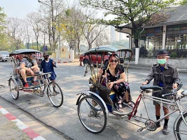 chiang mai rickshaw riding