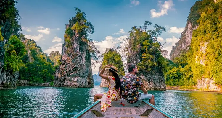 Cheow-Larn Lake Sailing